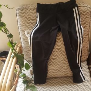 2/25 Adidas leggings worn twice ☆